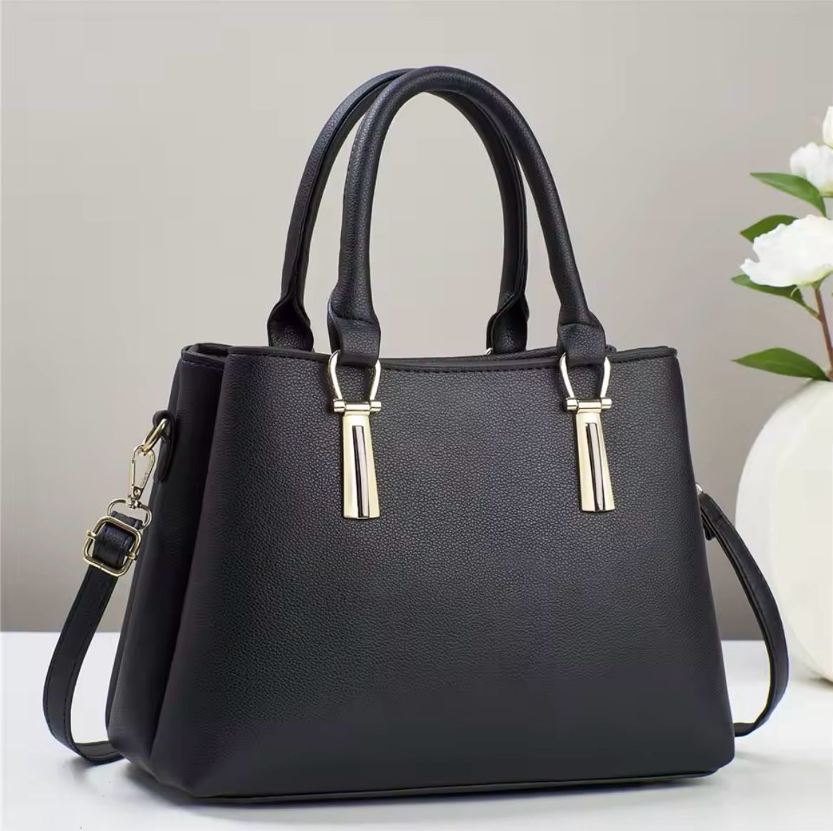 High Quality Cynthetic Leather Handbag With 3 Portion